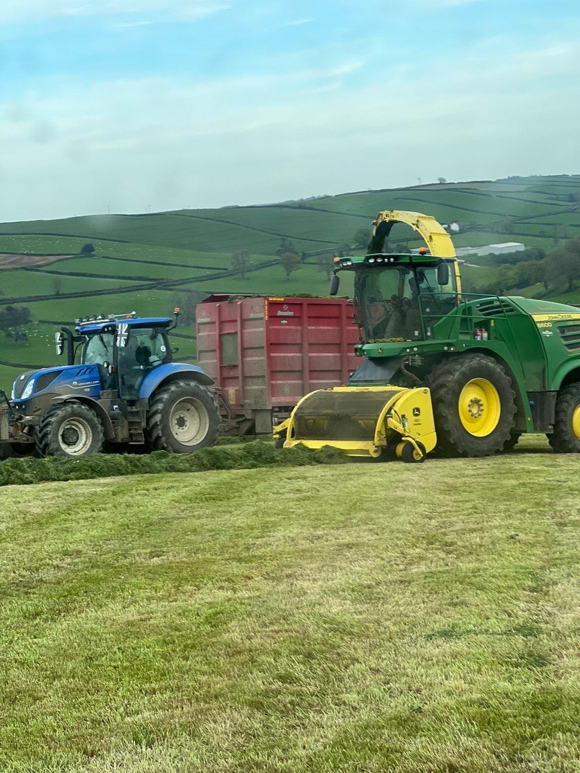 Silage harvesting — John Deere 8600